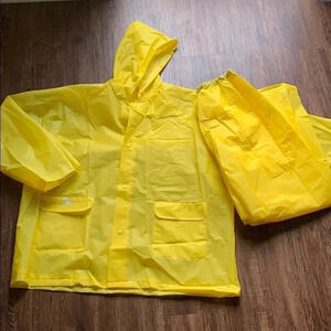 Rain Suit Hooded Jacket Pant Set Lightweight Yellow Size Large NWT